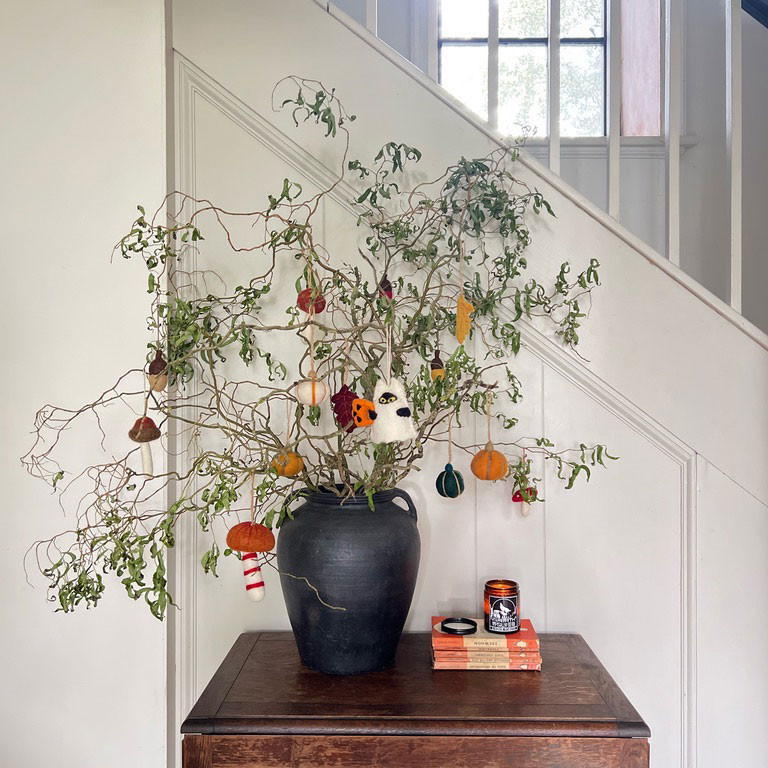 spooky cat decoration